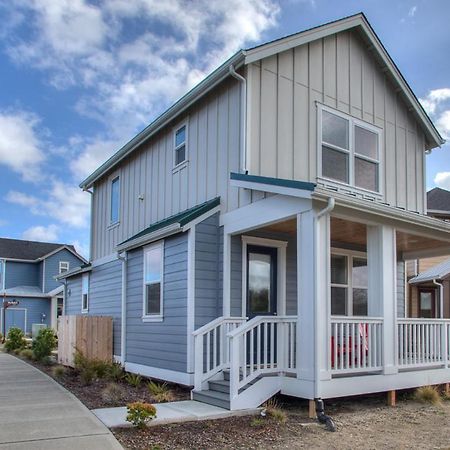 Sandy Feet And Doggy Treats Villa Ocean Shores Exterior photo