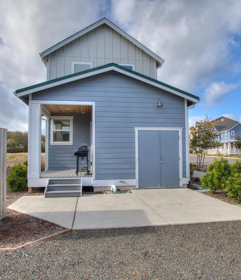 Sandy Feet And Doggy Treats Villa Ocean Shores Exterior photo