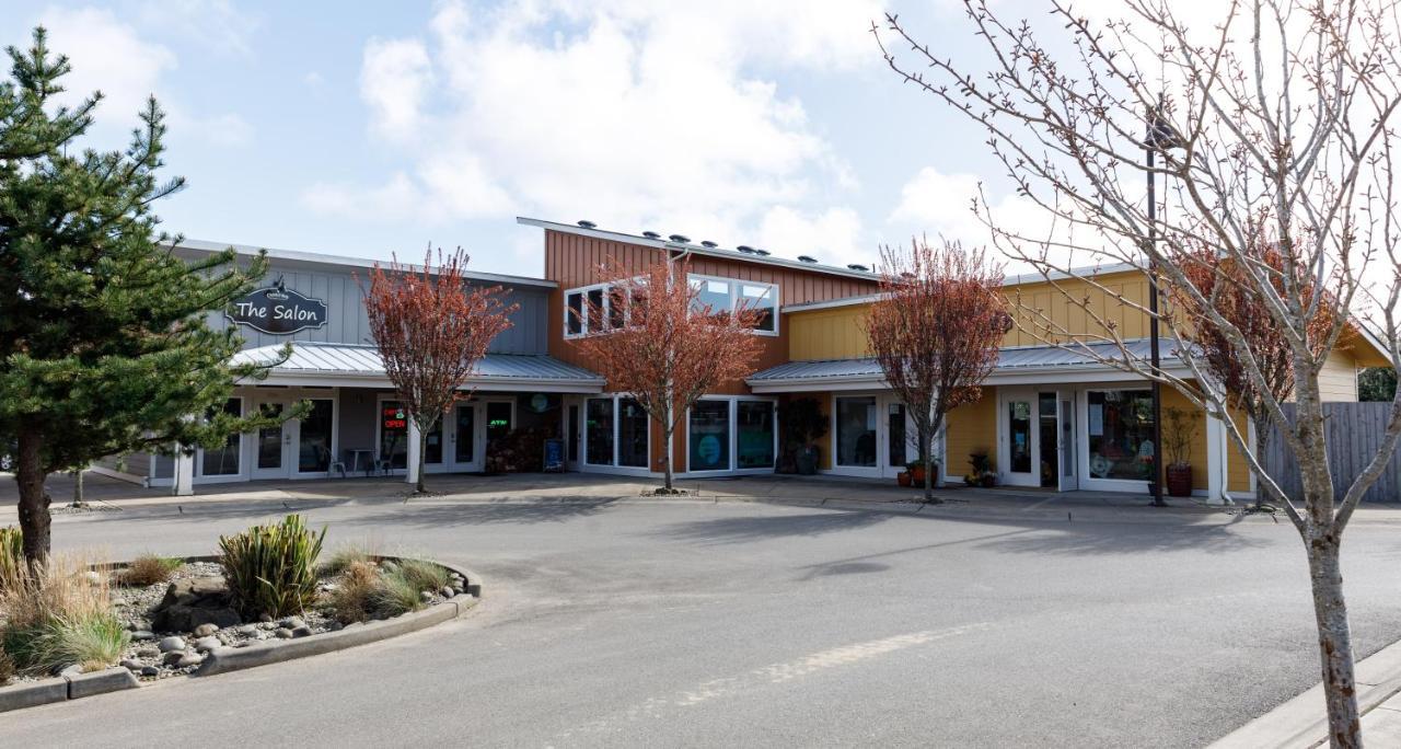 Sandy Feet And Doggy Treats Villa Ocean Shores Exterior photo