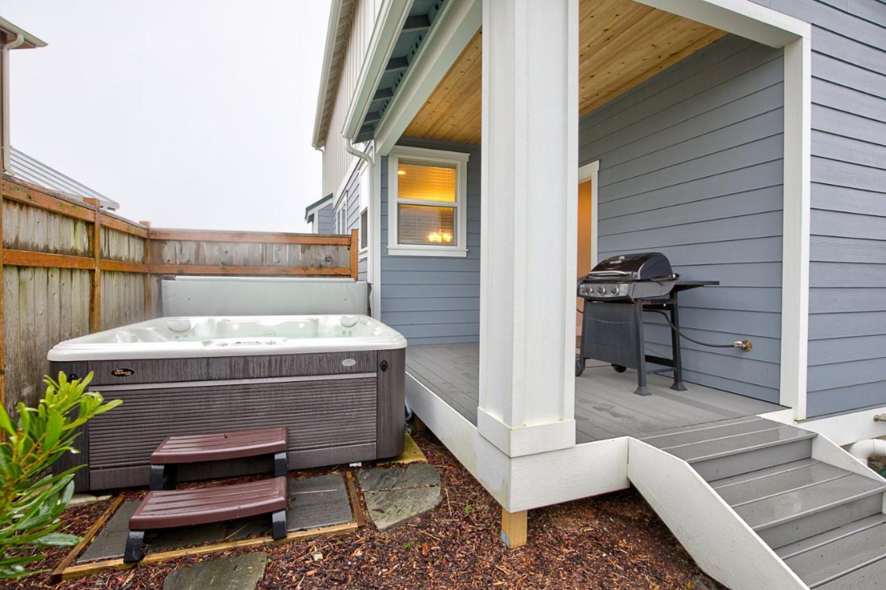 Sandy Feet And Doggy Treats Villa Ocean Shores Exterior photo