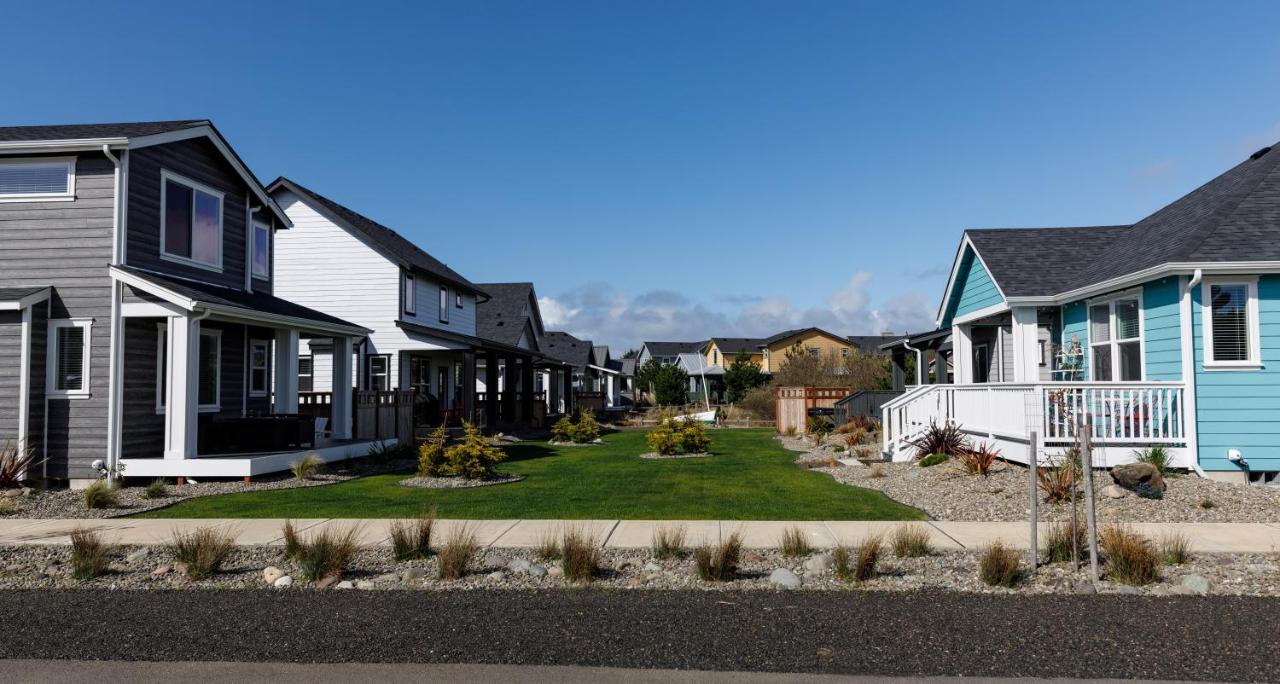 Sandy Feet And Doggy Treats Villa Ocean Shores Exterior photo